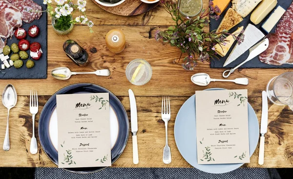 夕食のテーブル オリジナル写真植字 — ストック写真