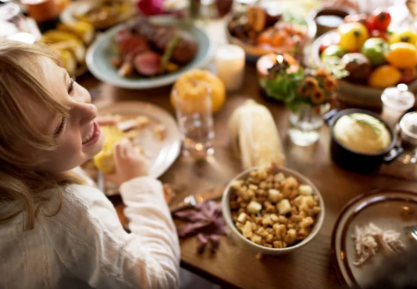 Vrienden Families Verzamelen Thanksgiving Day Samen Originele Photoset — Stockfoto