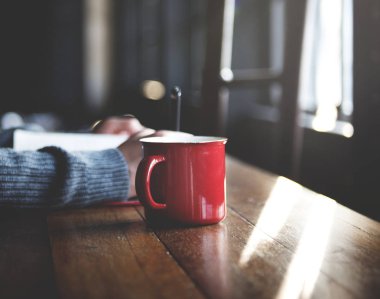 Kızıl kahve fincan 