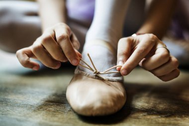 Balerin kız kravat Pointe ayakkabı, bale, eğitim ve dans kavramı, özgün photoset 