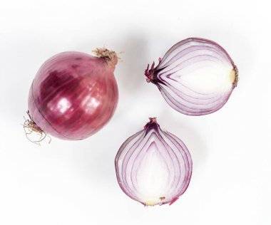 Beyaz, özgün izole kırmızı soğan soğancık photoset
