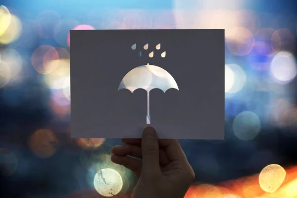 Hand Holding Greeting Card Cutted Symbol Umbrella — Stock Photo, Image