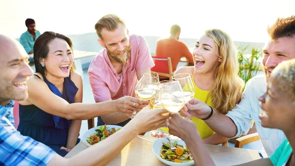Group Diverse Friends Having Dinner Outdoors Party Outdoors Original Photoset — Stock Photo, Image