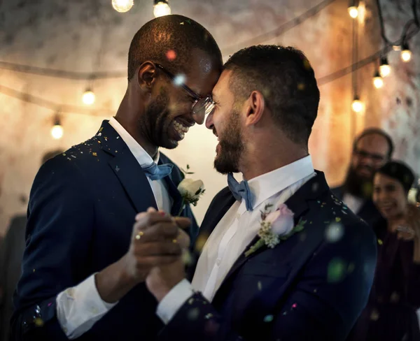 Schwules Paar Tanzt Hochzeitstag Originelle Fotosets — Stockfoto