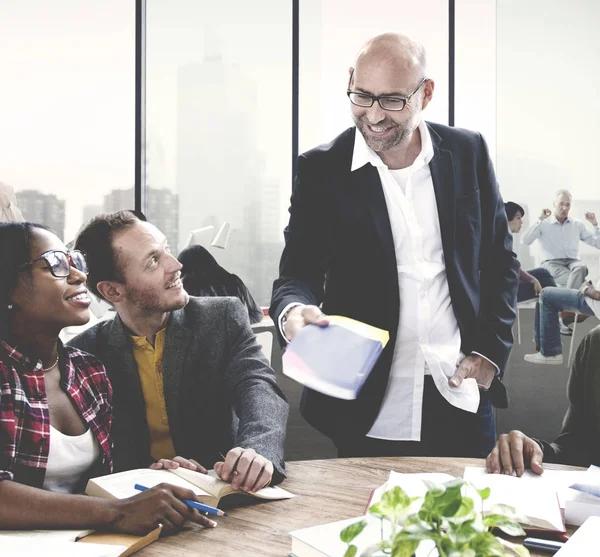 Teamwork van mensen uit het bedrijfsleven — Stockfoto