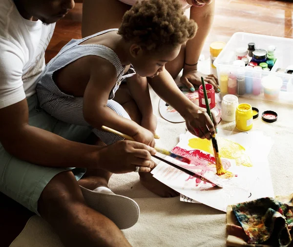 非洲家庭一起绘画 原始的 Photoset — 图库照片