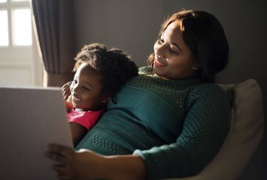Afrika anne ve kızı okuma kitabı, özgün photoset