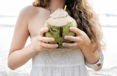 Kafkas bir kadın yaz saati, keyif alıyor orijinal photoset