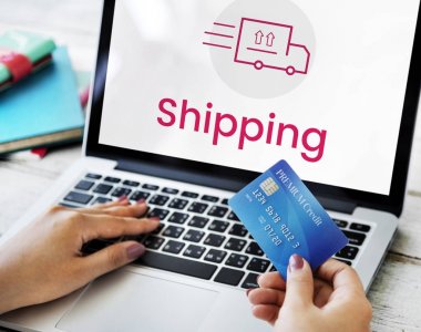 Müşteri ödeme kredi kartı, dizüstü online satın alabilirsiniz, metin kullanan kişi ile: nakliye