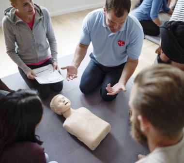 CPR ilk yardım grubu eğitim kavramı