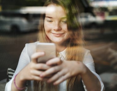 Genç Kafkas kadın kahve Café