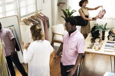 Perakende kumaş mağazası, özgün müşteriler photoset  