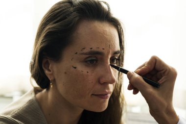 Bir kadın danışmanlık plastik cerrahi hakkında orijinal photoset