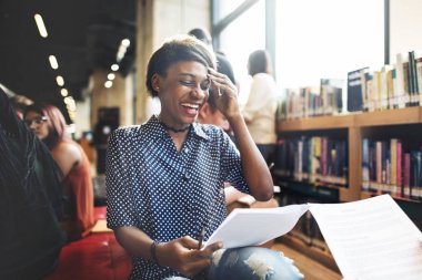 Afrikalı kadın Kitaplığı'nda, özgün öğrenme photoset