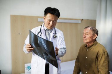 Doktor ile hasta röntgen filmi, özgün photoset