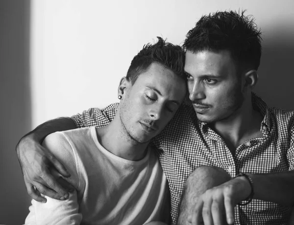 Gay Couple Love Home Concept Photoset Original — Fotografia de Stock