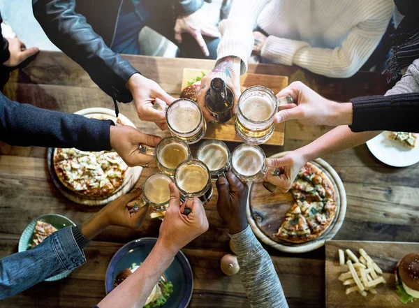 Bovenaanzicht Groep Vrienden Van Diversiteit Pub Originele Photoset — Stockfoto