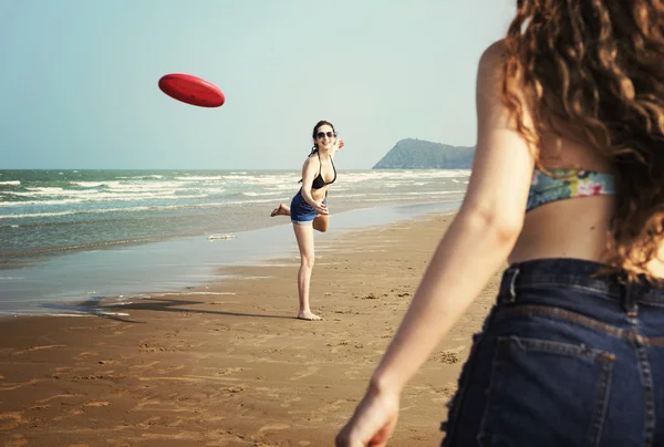 Las Mujeres Están Jugando Frisbee Playa Photoset Original —  Fotos de Stock