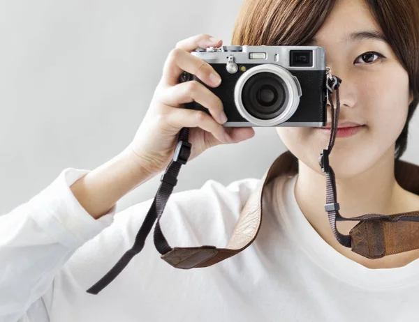 Eine Asiatische Frau Fotografiert Originelle Fotosets — Stockfoto