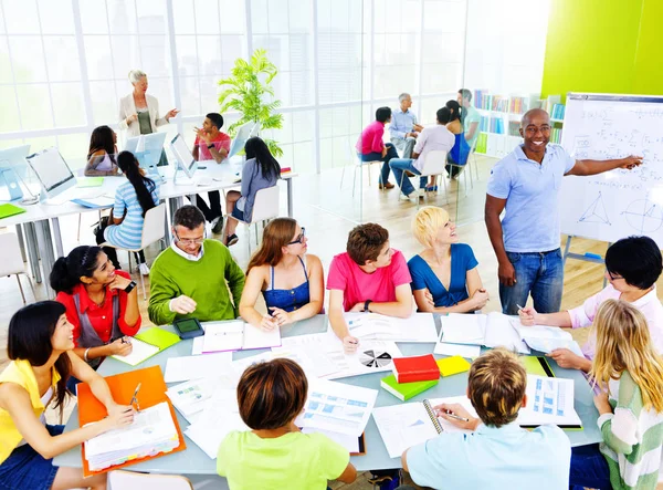 Teamwork van mensen uit het bedrijfsleven — Stockfoto