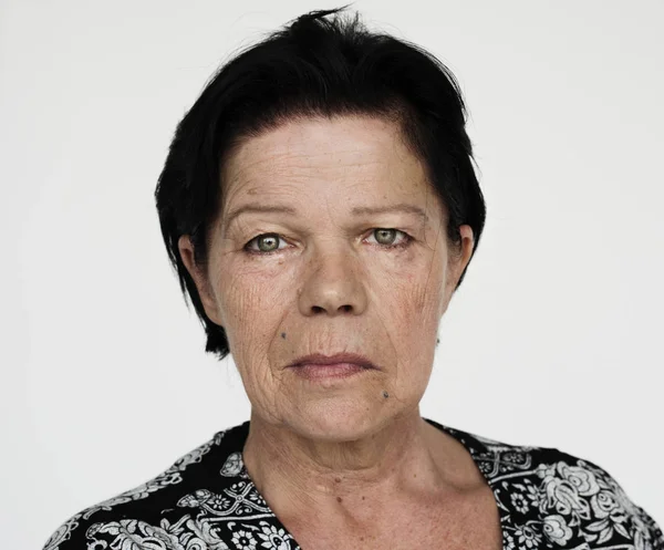 kadın stüdyoda poz