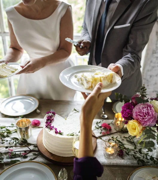 橋と新郎の結婚式の日 — ストック写真