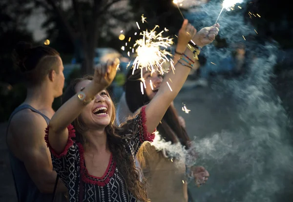 Různorodá Skupina Lidí Těší Výlet Festival Originální Sada Fotek — Stock fotografie