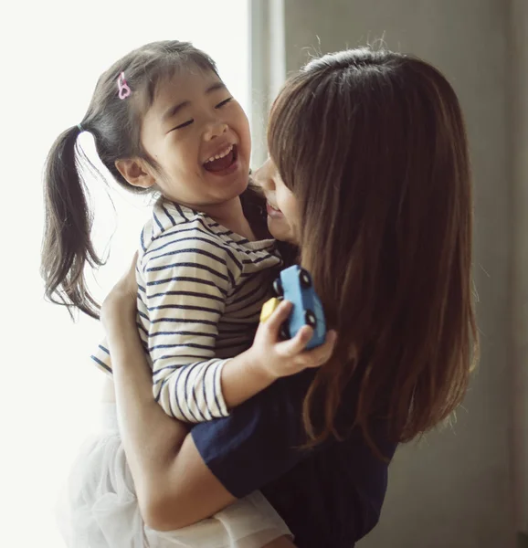 Fröhliche Japanische Mutter Und Tochter Originalfotos — Stockfoto