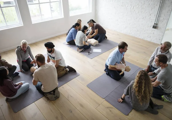 CPR ilk yardım grubu eğitim kavramı