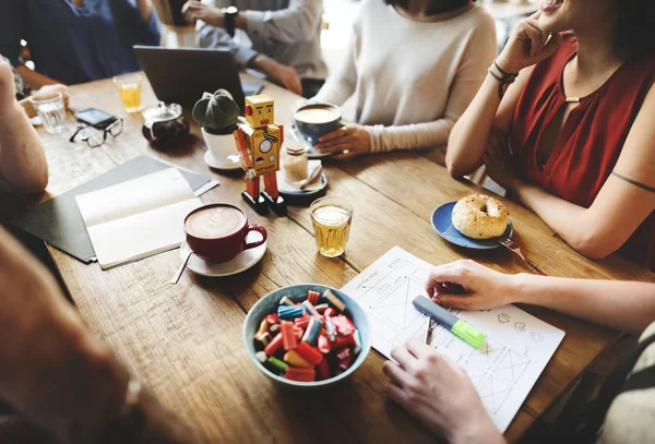 Web geliştirici ekibi bir toplantı sahip orijinal photoset