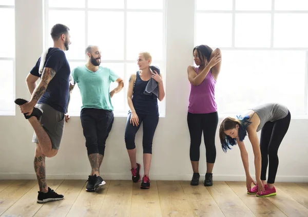 Grup çeşitli arkadaşıyla birlikte, orijinal bahsediyoruz photoset