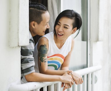 LGBT Asya lezbiyen çift