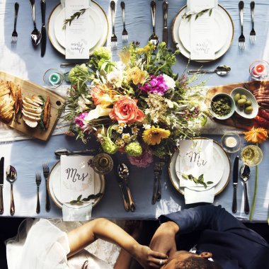 Damat gelin el hava görünümünü, özgün photoset düğün öpüşme