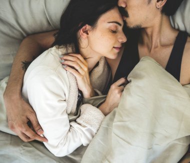 Çift yatağa, özgün uyuklayan photoset