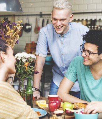 Arkadaşlar kaç yemek ateş, özgün photoset
