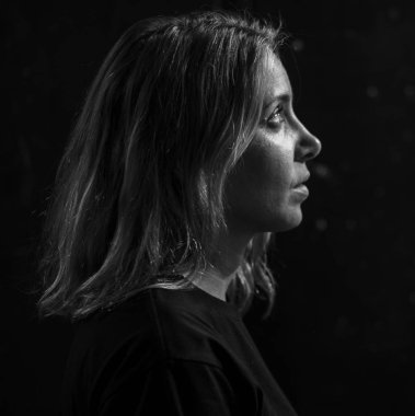 Üzgün kadın kavramı