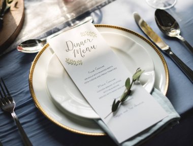 Akşam yemeği menüsü yaprakları, orijinal ile temiz tabakta photoset