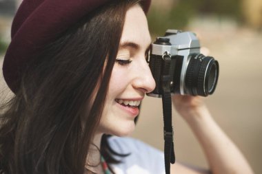 Kafkas bir kadın yaz saati, keyif alıyor orijinal photoset