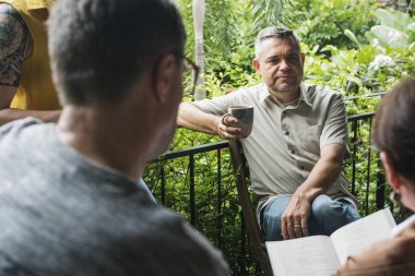 Grup arkadaşıyla birlikte, orijinal bahsediyoruz photoset