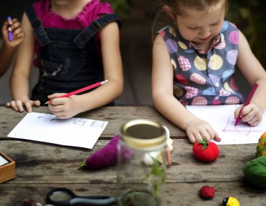 Grup arkadaşları hayal sanat orijinal kağıt üzerine çizim photoset Anaokulu Çocuk
