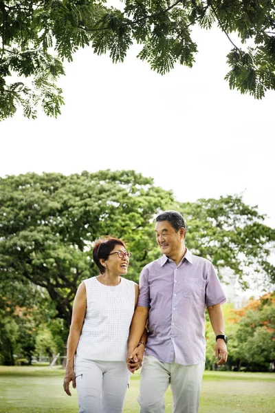 Senior Asiatische Paar Einem Park Originelle Fotosets — Stockfoto