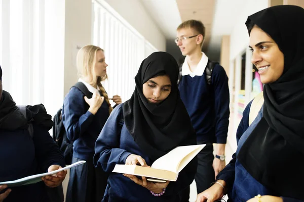 Eine Gruppe Muslimischer Studenten Originalfotos — Stockfoto