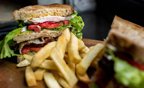 Bistro buena comida Café que sirve menú de fusión — Foto de Stock