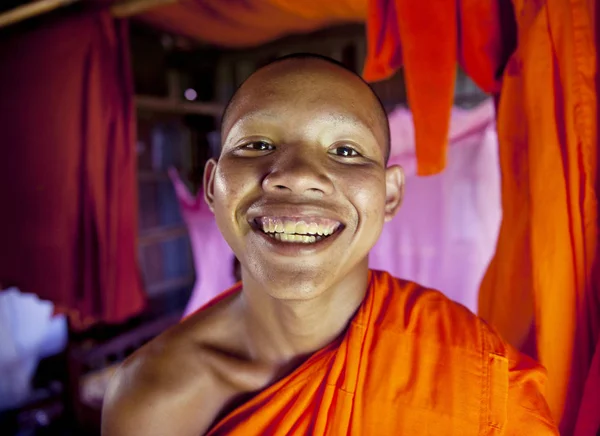 Jovem Sorrindo Monge Cambojano Photoset Original — Fotografia de Stock