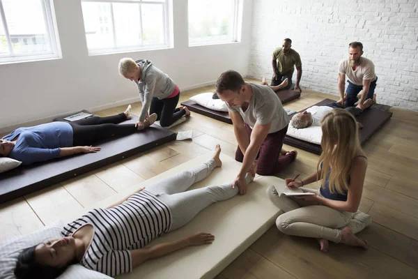 Gesundheit Wellness Massage Trainingskonzept Originalfotoserie — Stockfoto