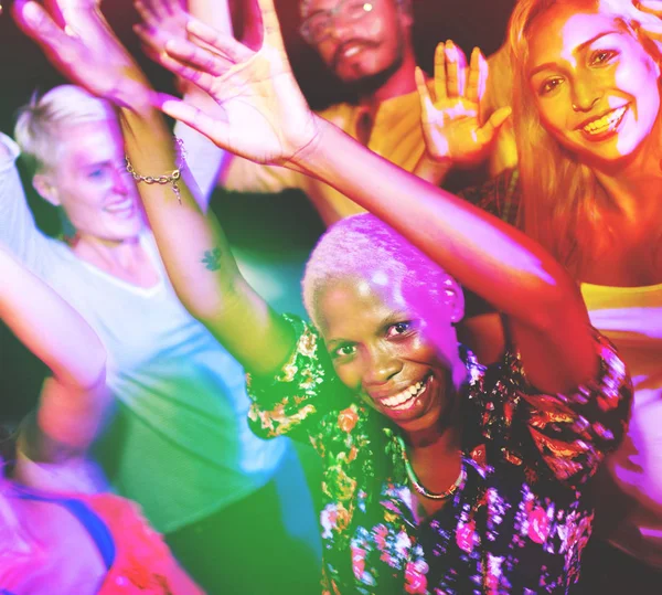 Amigos Bailando Una Fiesta Verano — Foto de Stock