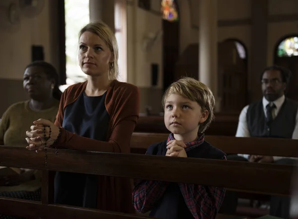 Gruppe Religiöser Menschen Einer Kirche Originalfotos — Stockfoto