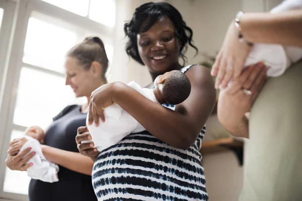 Zwangere Vrouwen Leren Met Poppen Dummies Een Klas Originele Photoset — Stockfoto