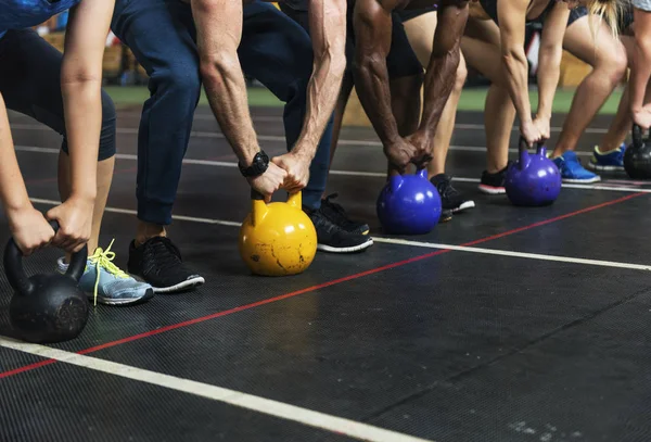 Gruppo Crossfit in palestra — Foto Stock