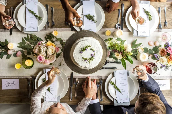 Gente Que Aferra Copas Vino Recepción Boda Con Novia Novio — Foto de Stock